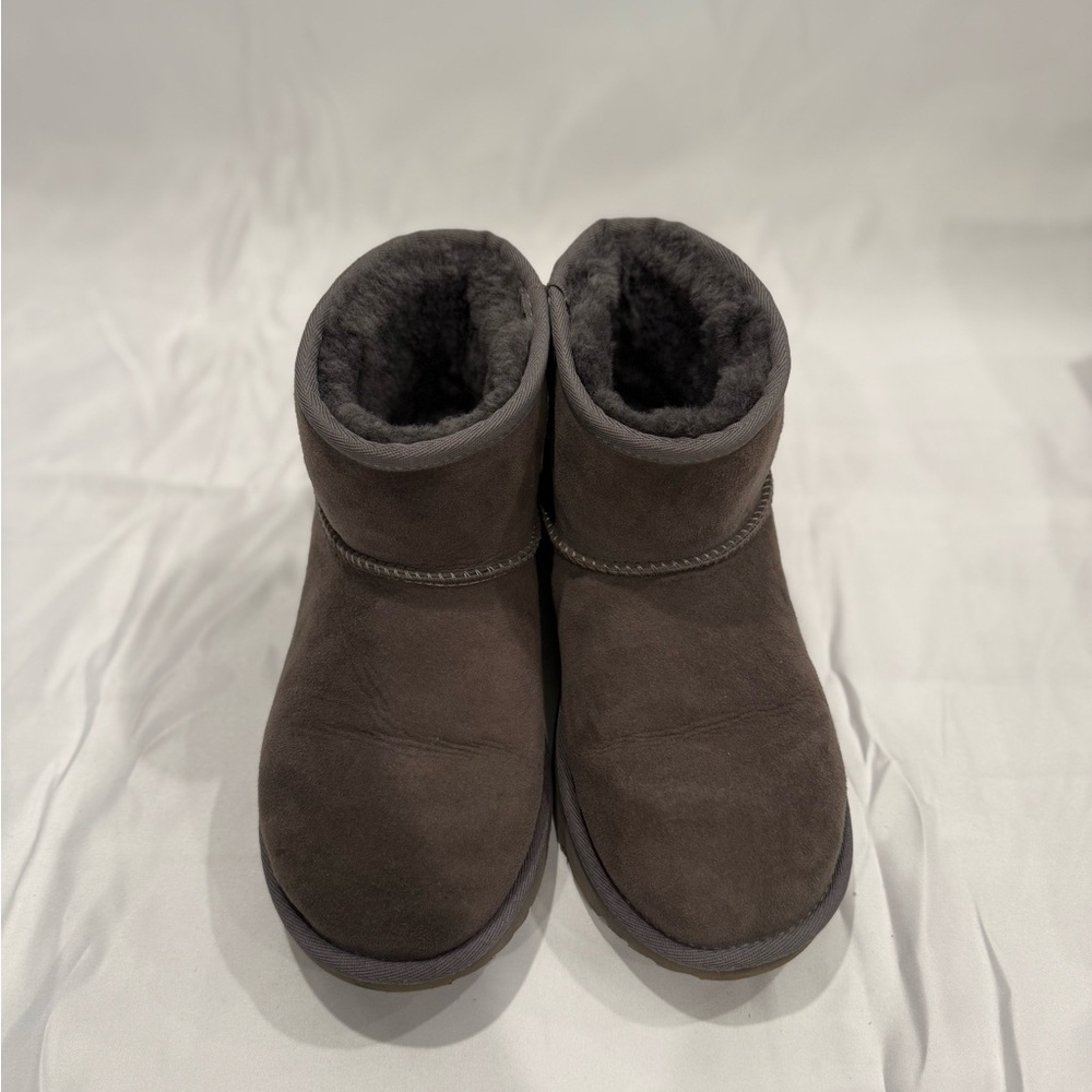 Kids Classic UGG mini boots